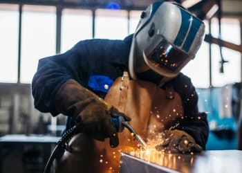 Como Fazer um Curso Gratuito Online de Soldador e Entrar Rápido no Mercado de Trabalho